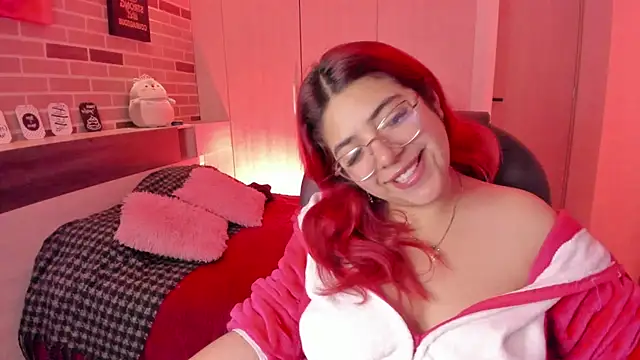 Snapshot of Rousse_Collinss chatting on December 22, 2025, 1:08 pm Rousse Collinss online show from December 22, 2025, 1:08 pm