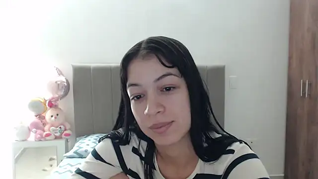 Snapshot of Caribbean_beauty_ chatting on October 13, 2025, 11:38 pm Caribbean beauty  online show from October 13, 2025, 11:38 pm