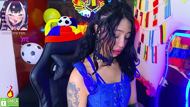 Snapshot of REDHOTTER_ chatting on June 19, 2026, 7:39 pm REDHOTTER online show from June 19, 2026, 7:39 pm