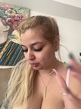 Snapshot of AllysonK chatting on May 5, 2026, 11:07 am AllysonK online show from May 5, 2026, 11:07 am