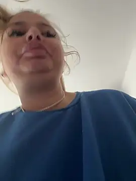 Snapshot of AllysonK chatting on May 26, 2026, 10:11 am AllysonK online show from May 26, 2026, 10:11 am