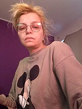 BritneyHudson online show from January 16, 2026, 6:28 am