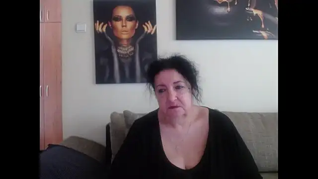 Snapshot of maturekorine chatting on April 28, 2026, 12:21 pm maturekorine online show from April 28, 2026, 12:21 pm