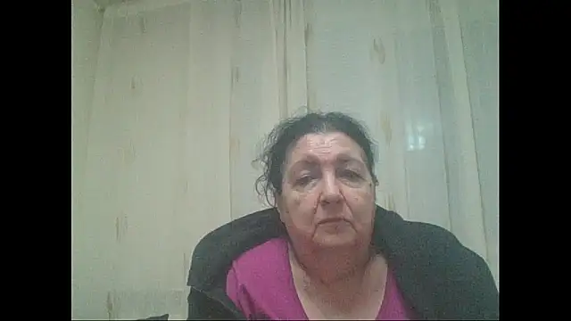 Snapshot of maturekorine chatting on May 4, 2026, 9:44 pm maturekorine online show from May 4, 2026, 9:44 pm