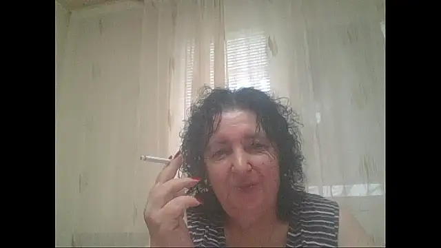 Snapshot of maturekorine chatting on May 17, 2026, 10:00 am maturekorine online show from May 17, 2026, 10:00 am