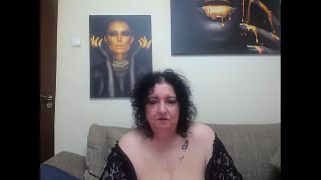 Snapshot of maturekorine chatting on May 18, 2026, 2:12 pm maturekorine online show from May 18, 2026, 2:12 pm