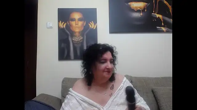 Snapshot of maturekorine chatting on May 27, 2026, 7:44 pm maturekorine online show from May 27, 2026, 7:44 pm