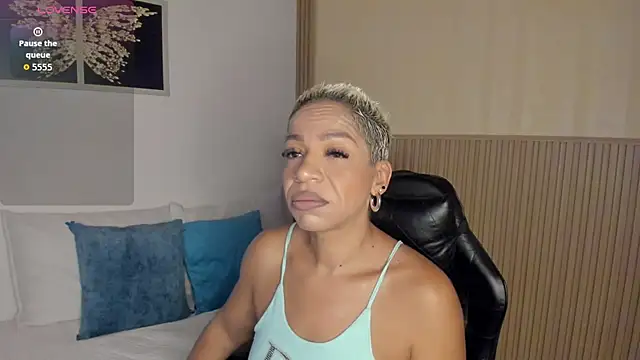 Snapshot of summer_night_ chatting on March 29, 2026, 1:11 pm summer night online show from March 29, 2026, 1:11 pm