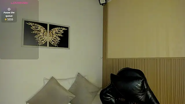 Snapshot of summer_night_ chatting on May 12, 2026, 11:51 am summer night online show from May 12, 2026, 11:51 am
