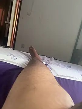 isaackaua online show from September 26, 2025, 4:33 pm