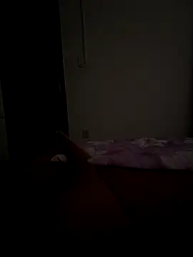 isaackaua online show from November 19, 2025, 1:55 pm