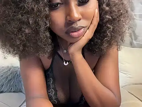 Snapshot of Chocolate_queen2 chatting on July 23, 2026, 4:32 am Chocolate queen2 online show from July 23, 2026, 4:32 am