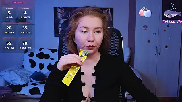 Snapshot of D0nna_ chatting on October 17, 2025, 3:36 pm D0nna online show from October 17, 2025, 3:36 pm