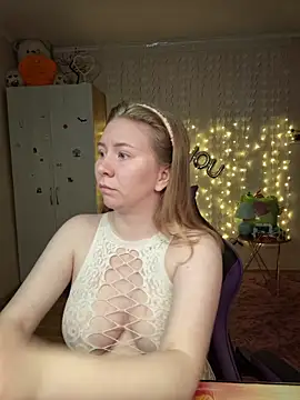 D0nna  online show from March 27, 2026, 9:58 pm