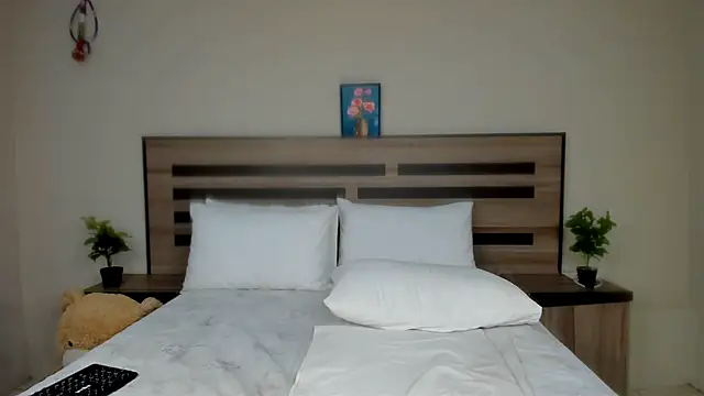 Renee-18 online show from December 2, 2024, 6:52 am