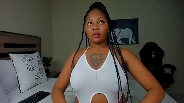 Renee-18 online show from October 30, 2025, 12:45 am