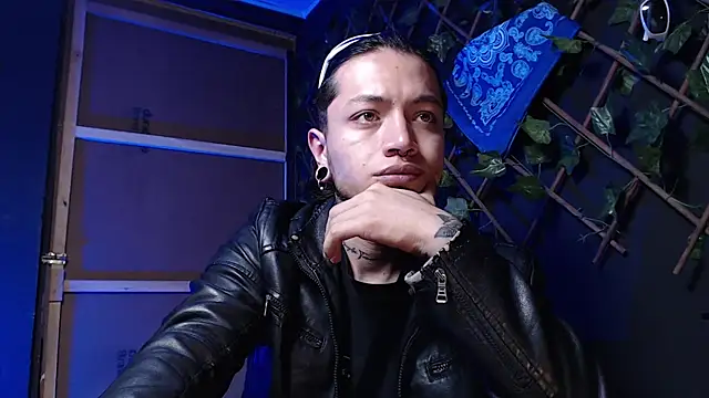 Dicaprioo  online show from December 1, 2025, 10:15 pm