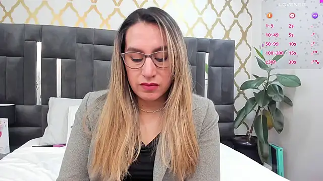 Snapshot of RubbyTaylor chatting on June 17, 2026, 2:40 pm RubbyTaylor online show from June 17, 2026, 2:40 pm