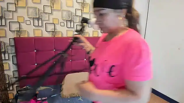 LITLESTAR online show from November 20, 2025, 6:29 pm