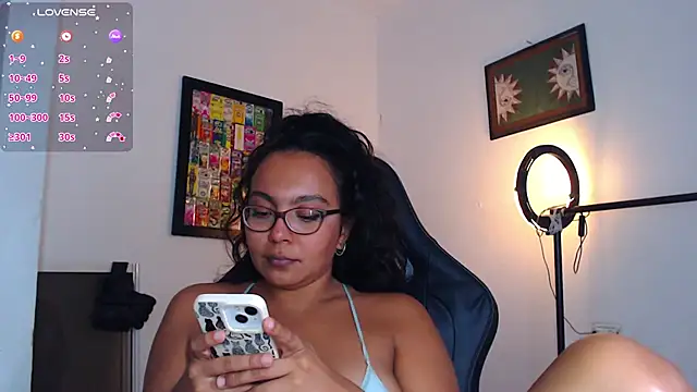 Snapshot of Rachell__420 chatting on March 19, 2026, 11:42 pm Rachell 420 online show from March 19, 2026, 11:42 pm