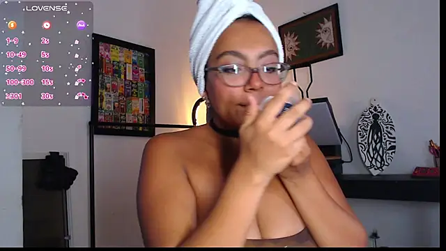 Snapshot of Rachell__420 chatting on April 7, 2026, 11:15 pm Rachell 420 online show from April 7, 2026, 11:15 pm