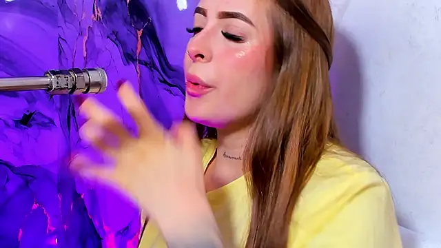 kristal blond online show from January 11, 2026, 8:03 pm