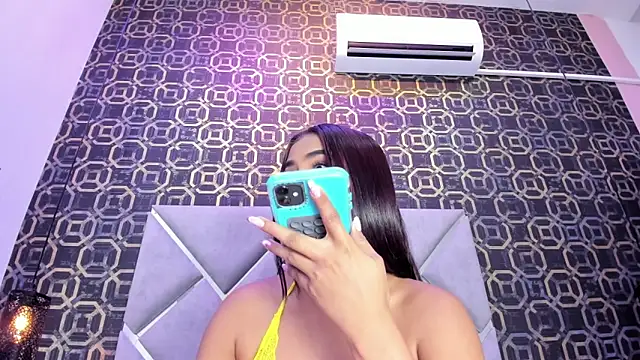 Snapshot of CherryBlossom23 chatting on December 3, 2025, 1:02 am CherryBlossom23 online show from December 3, 2025, 1:02 am