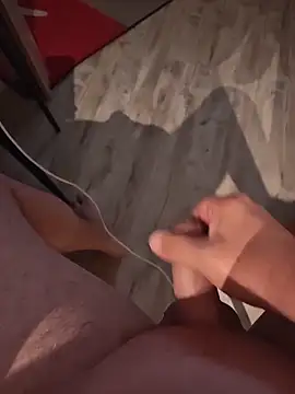 Snapshot of Szeltolo001 chatting on October 6, 2025, 2:42 am Szeltolo001 online show from October 6, 2025, 2:42 am