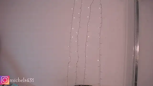 Mia  reys online show from January 11, 2025, 11:12 am