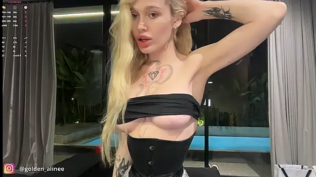 Snapshot of Golden_Aline chatting on November 5, 2025, 2:17 pm Golden Aline online show from November 5, 2025, 2:17 pm