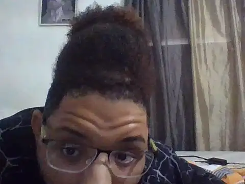 Snapshot of Dj-yefri-pauta chatting on December 4, 2025, 4:27 pm Dj-yefri-pauta online show from December 4, 2025, 4:27 pm