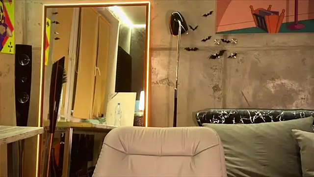 izi-fox online show from February 7, 2025, 6:34 pm