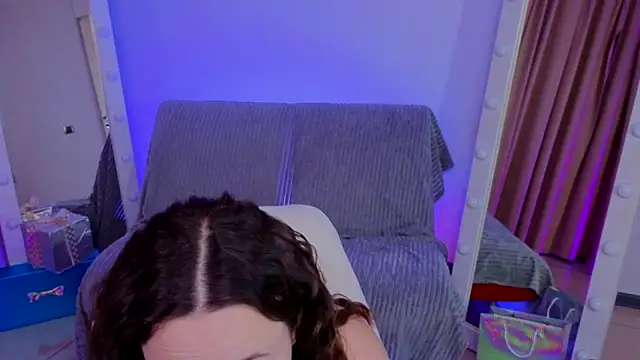 Hayle Hill online show from January 9, 2025, 2:11 am