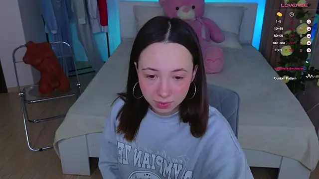 Hayle Hill online show from February 4, 2025, 5:21 am