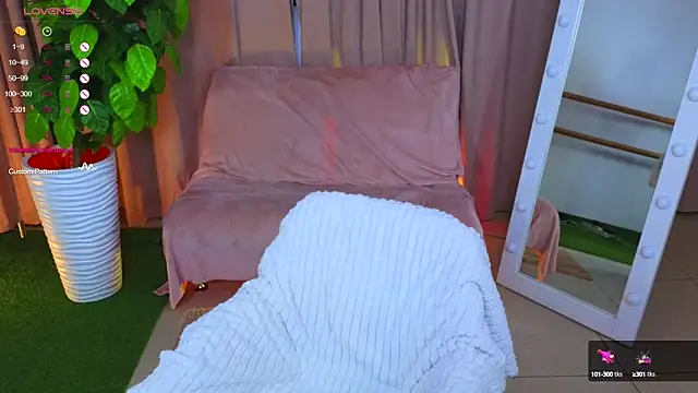 Hayle Hill online show from March 18, 2025, 2:47 am