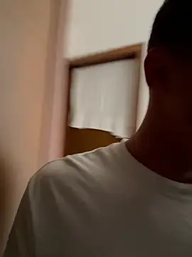 Snapshot of christianporcella_ chatting on February 4, 2026, 4:24 pm christianporcella online show from February 4, 2026, 4:24 pm