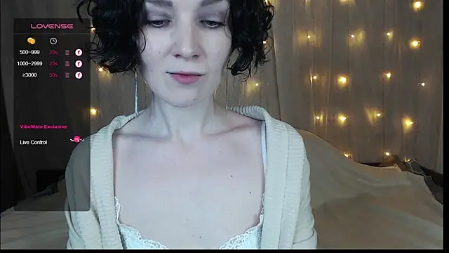 TinaWince online show from December 18, 2024, 4:53 am