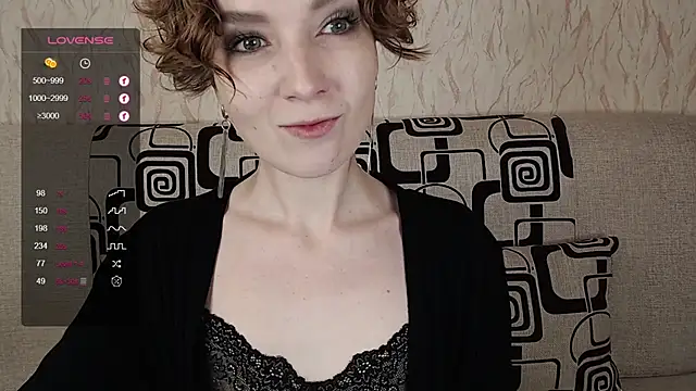 TinaWince online show from October 18, 2025, 4:04 am