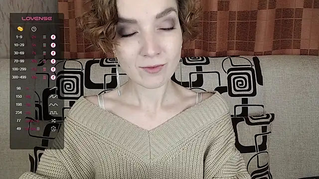 TinaWince online show from November 1, 2025, 4:47 am