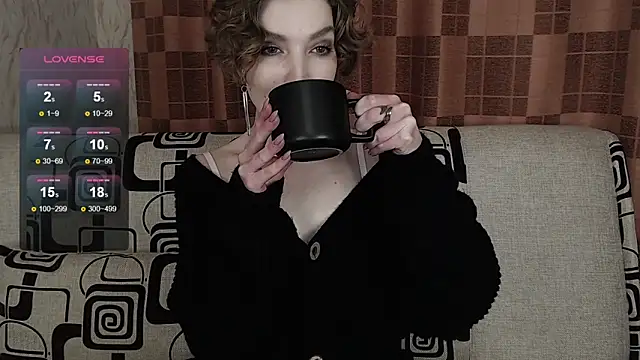 TinaWince online show from February 12, 2026, 4:40 am