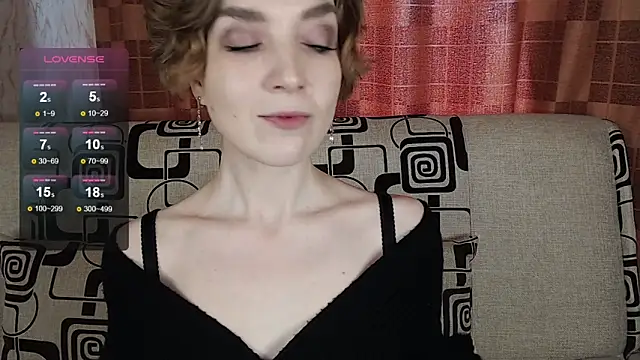 TinaWince online show from April 12, 2026, 5:01 am