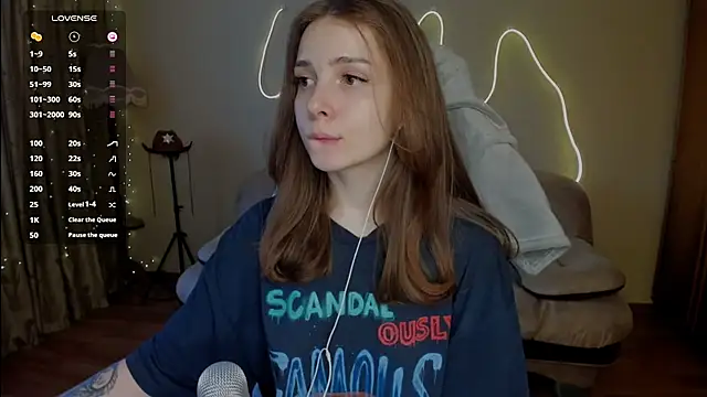 Snapshot of Kami_kam chatting on February 21, 2025, 2:06 pm Kami kam online show from February 21, 2025, 2:06 pm