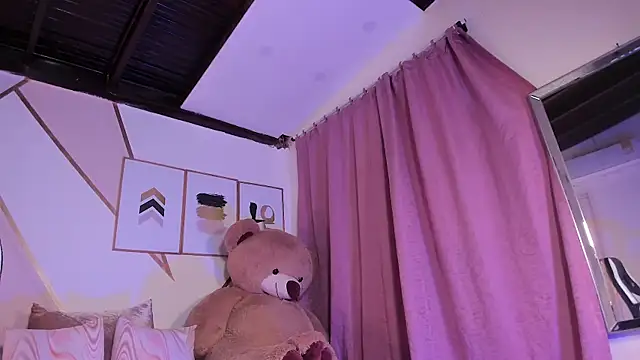 maye wells online show from January 10, 2025, 5:24 pm