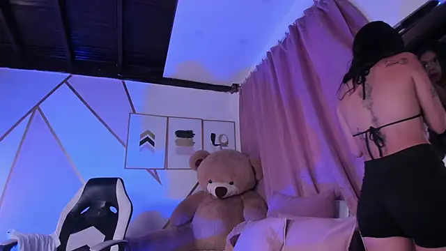 maye wells online show from February 4, 2025, 5:45 pm