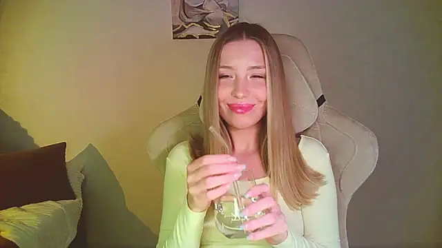 Snapshot of mia_raspberrie chatting on June 29, 2026, 10:54 pm mia raspberrie online show from June 29, 2026, 10:54 pm