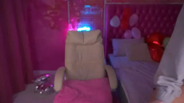 ArianaDarkk online show from February 15, 2026, 6:15 pm