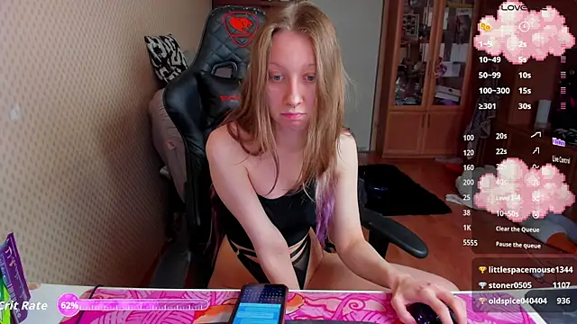 Snapshot of cutieMila chatting on May 4, 2026, 7:37 am cutieMila online show from May 4, 2026, 7:37 am