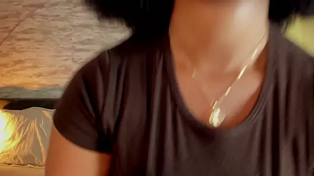 Snapshot of Anneth__M chatting on October 6, 2025, 7:33 pm Anneth M online show from October 6, 2025, 7:33 pm