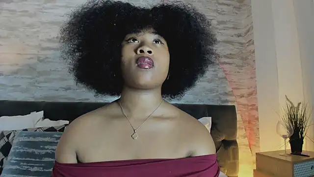 Snapshot of Anneth__M chatting on November 7, 2025, 8:09 pm Anneth M online show from November 7, 2025, 8:09 pm