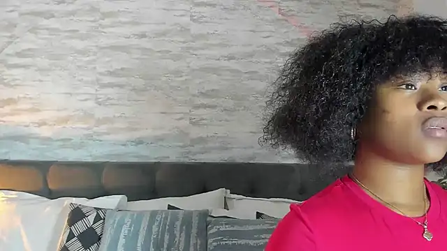 Snapshot of Anneth__M chatting on November 21, 2025, 7:45 pm Anneth M online show from November 21, 2025, 7:45 pm